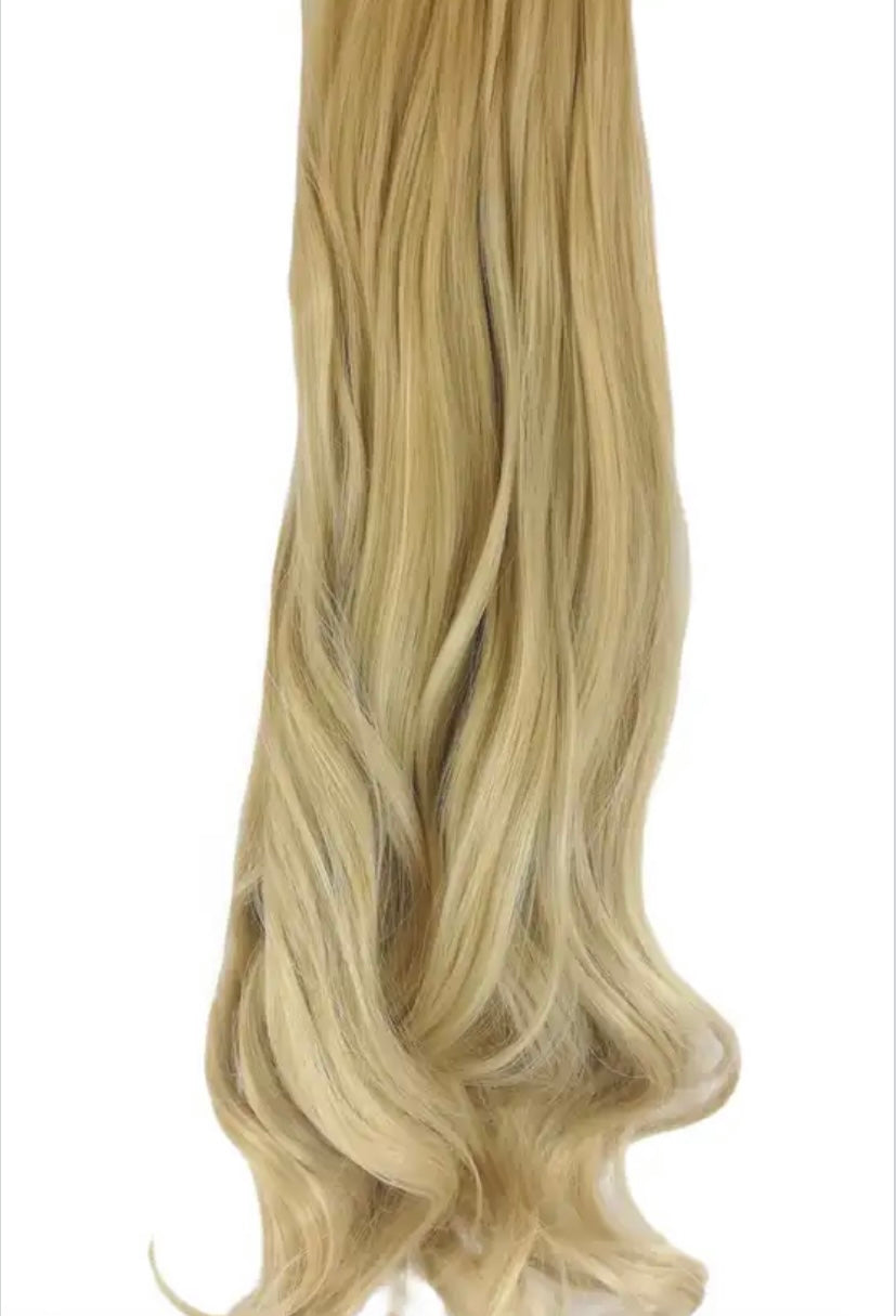 10-Piece Wavy Full Head Clip-On Extensions